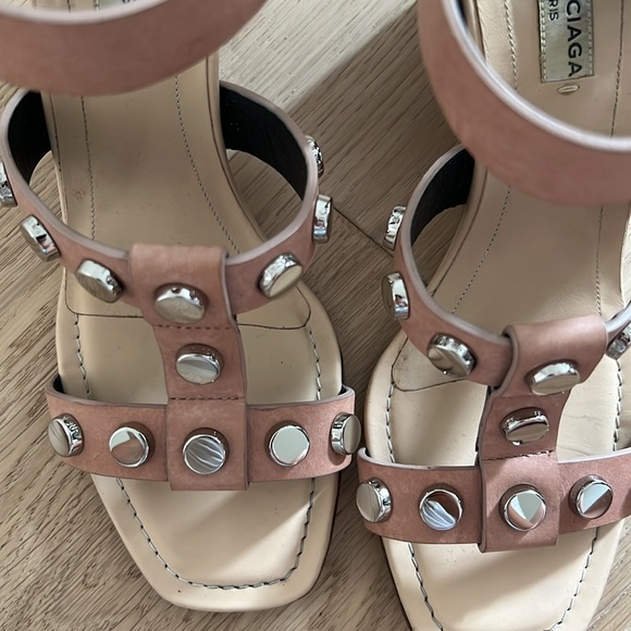 Balenciaga leather studded sandals - Picture 2 of 10